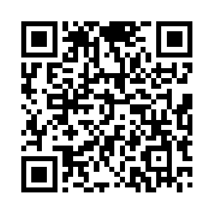 第二位女警手中的喷雾一下子就喷了过来二维码生成