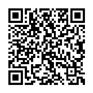 等到我们的小船停到另一个安静而古旧的渡口时二维码生成
