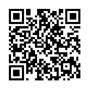 筱亓对着摄像头俏皮的眨了眨眼睛二维码生成