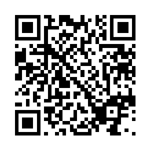 管家身后的一人做了一个抹脖子的动作二维码生成