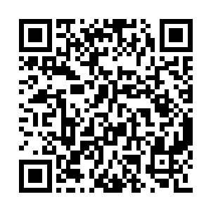 米成光正坐在自己的办公桌前想着赵长枪的事情二维码生成