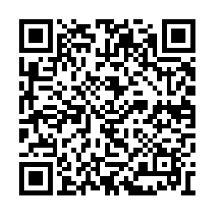 精神面貌涣然一新的老李骑着电动车追上了杨远二维码生成