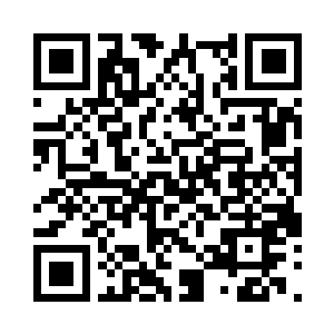 糜彦从他怀里把手机掏了出来看了一眼二维码生成