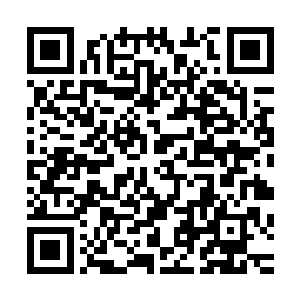 紧接着一连串细密的火星从盖板和冷却槽的缝隙之间爆射出来二维码生成