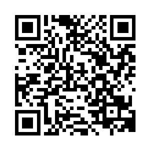 紧接着一阵接一阵更急促的敲门声传了进来二维码生成