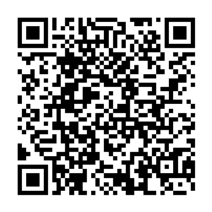 紧接着又是一耳光――因为皇家马德里的球迷们竟然在为敌人鼓掌二维码生成
