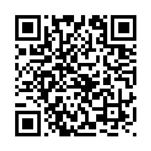 紧跟在他后面的是一身材婀娜性感二维码生成