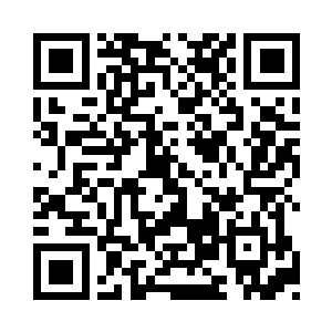 紧跟在赵天雄身边的就是刘有才亲信秘书小方二维码生成