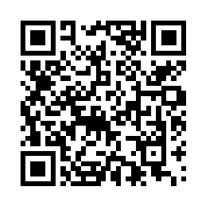 紫晴犀利的视线追随着黑衣杀手的一招一式二维码生成