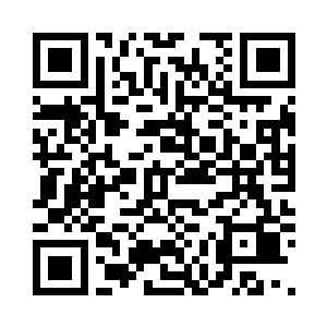 繁杂的花纹在钥匙上闪过猩红的光晕二维码生成