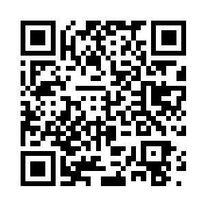 纤细的指尖迸发出一道道精炼的能量二维码生成