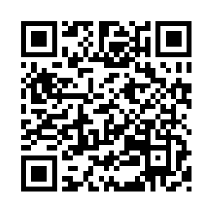 细长的翠羽像一把宝剑一样被妖婴抱在怀中二维码生成