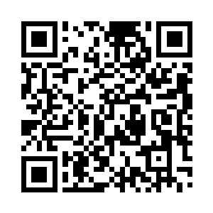 终于在前面不远处看到了那神秘青年男子二维码生成