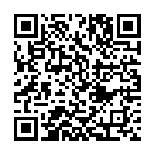 终于给她选好一套不是那么幼稚却又青春活力的衣服二维码生成