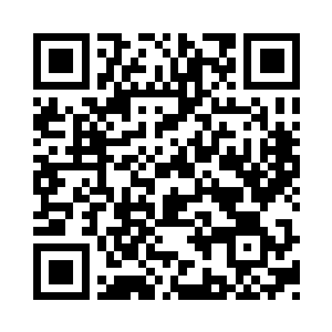 终于跳跃到一个绝对没人能找到我们的地方二维码生成