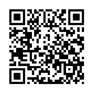 结果他被嘻哈主管压在地上就是一拳头二维码生成