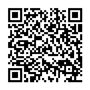 结果那当爹的很是傲娇的撇撇唇就拉开和老婆的距离了二维码生成
