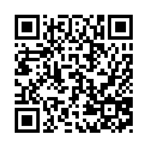 绕了大半圈飞进五彩缤纷的彩珠山脉中二维码生成