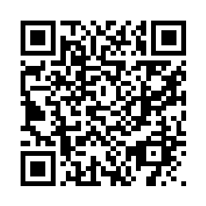 给他拉着扔在了沙发上躺着不会动弹二维码生成