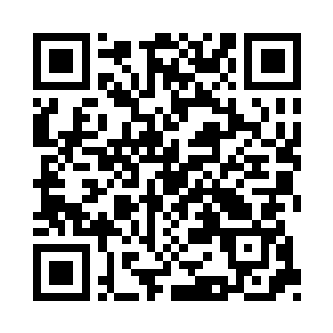 给小加藤君送手机的保镖很快走到目标人身边二维码生成