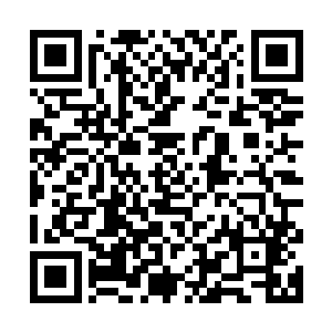 罗业带领麾下士兵推着铁制的拒马往敌军帅旗方向疯狂地冲过去二维码生成