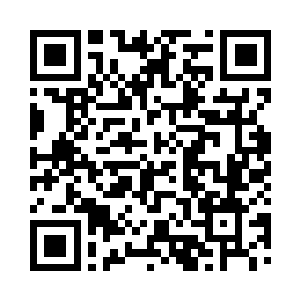 罗明江将抽剩下的烟蒂摁死在烟灰缸里二维码生成