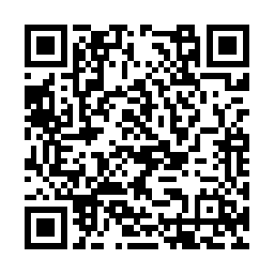 罗杰更多是将自己的目光放在了两位演员的表演上二维码生成