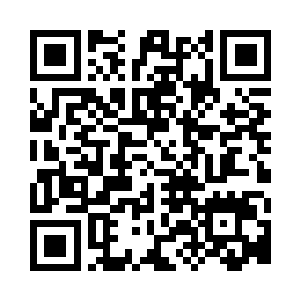 罗森伯格转身从车上牵下一个女人的时候二维码生成