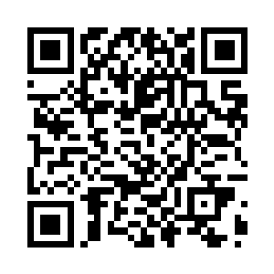 罗立变戏法一般从一名手下手中接过一把手枪二维码生成