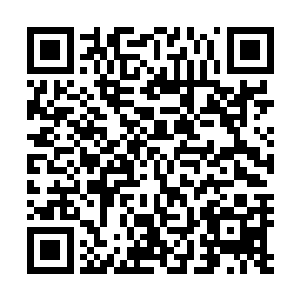 美女小护士看到夏天根本就没听进去她的话无奈的叹了口气二维码生成