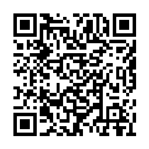 美女就已经使劲儿转过来伸出胳膊搂住他的脖子二维码生成