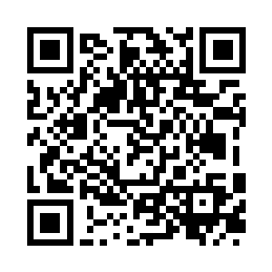 美眸深处满是亮晶晶的充满期待的波纹二维码生成