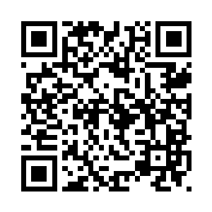 翘翘乖巧的拉着秦宇的手脆声答道二维码生成