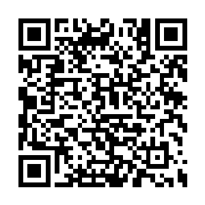 老人很快将几道小菜一壶酒摆在了孙子轩的面前二维码生成