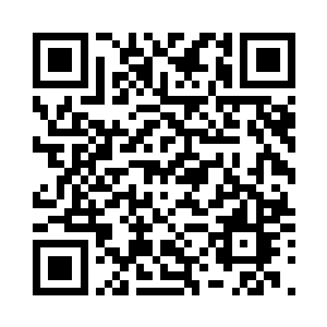 老佩顿也是往后仰了一下自己的身体二维码生成