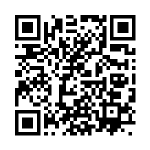 老太太则是扶着拐杖坐在了旁边的位置二维码生成