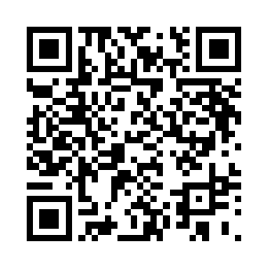 老妈一边喊着一边继续伸手去抓雅文二维码生成