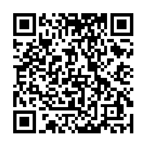 老妈一边往白奇雪碗里夹东西一边又是笑呵呵地问道二维码生成