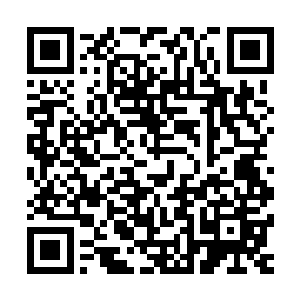 老黄和其余的商贾怪叫一声就催促身边的歌伎帮自己整理衣衫二维码生成