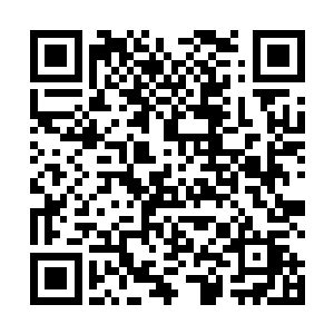 而三个圆肚瓶的上面悬浮着的名字也让琴瑟色惊异不已二维码生成
