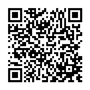 而且一笑起来就波涛汹涌差点把周围人的眼睛都给看掉了二维码生成