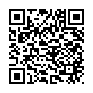 而且他根本不抬头看修剪后的效果二维码生成
