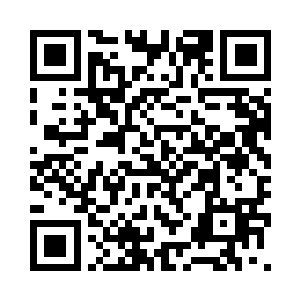 而且他看上去似乎因为适才的大雨二维码生成