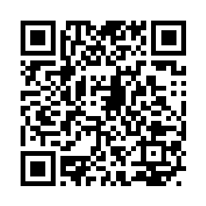 而且刚才是他们带着武器要打这位先生的二维码生成