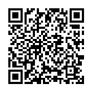而且在得知厉新年到来之前秦倚天还用湿纸巾擦拭了眼角二维码生成