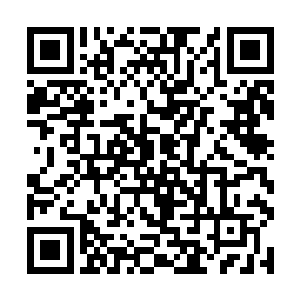 而且安齐远是完全不间断地发出了一连串的幽魂利爪二维码生成