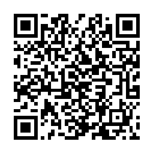 而且完全看不出有任何恢复迹象的摩罗斯也是咬紧牙齿二维码生成