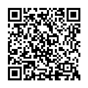 而且将手轻轻的放在何晴已经微微隆起的小腹上二维码生成