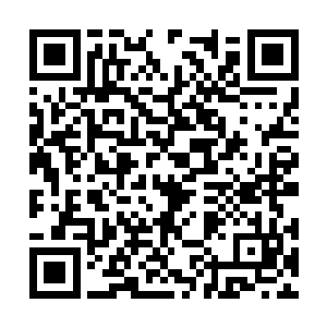 而且抱着一个没有呼吸的人去外面人山人海的世界二维码生成