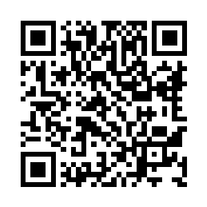 而且最搞笑的是小家伙的脖子上也缠绕着一条二维码生成